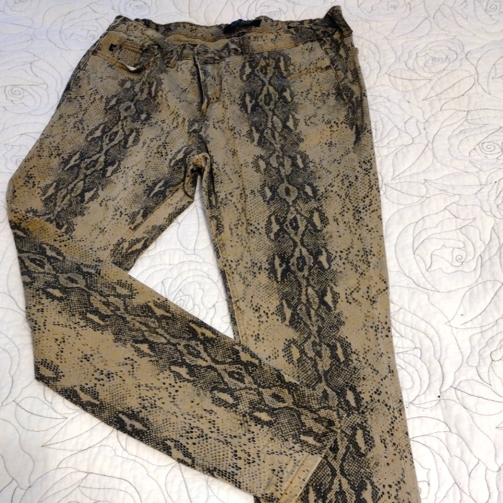 Just Blue reptile print denim